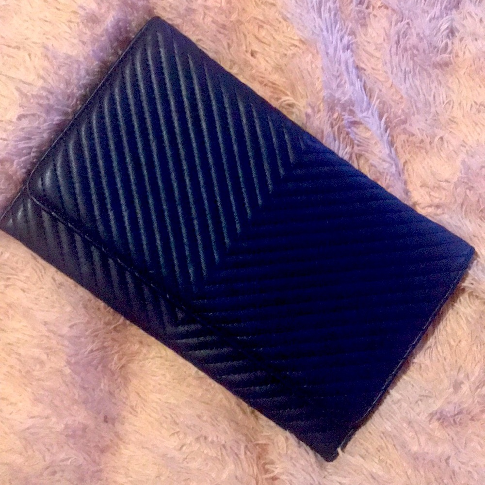 Blue clutch